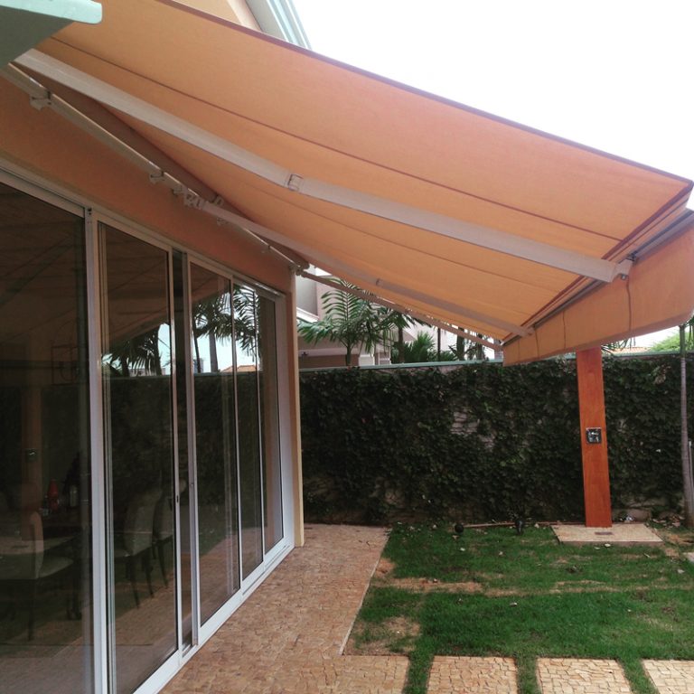 Toldo braço retrátil